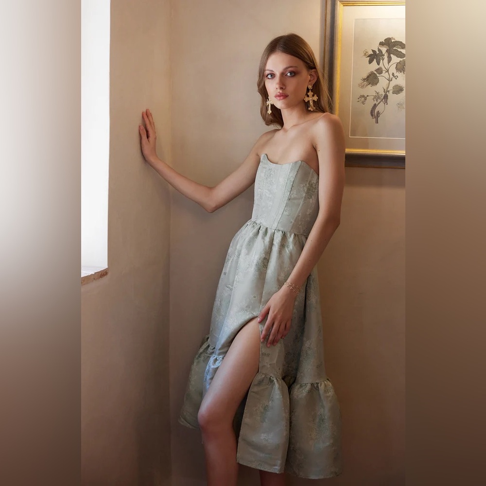 V Chapman Virginia Dress in Sage Windsor Brocade